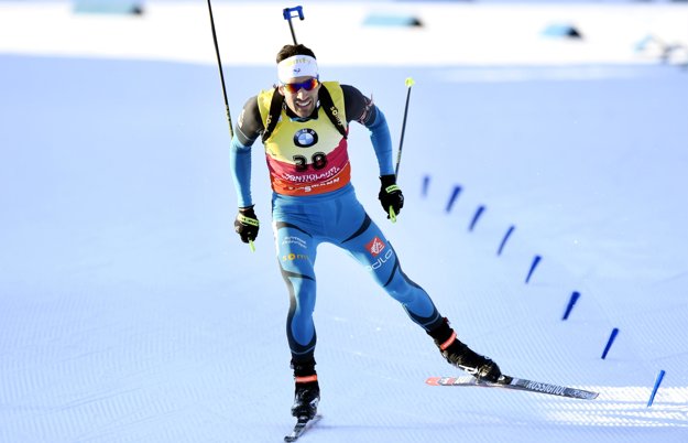 Martin Fourcade nenadviazal na včerajšie víťazstvo zo šprintu.