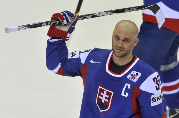 Na snímke sa Pavol Demitra lúči s reprezentačnou kariérou po stretnutí Slovensko - Dánsko na hokejových MS 9. mája 2011 v Bratislave.