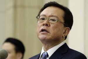Guvernér tokijskej metropoly Naoki Inose.