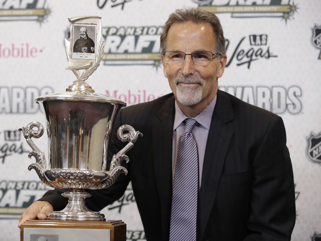 John Tortorella sa stal v minulej sezóne najlepším trénerom profiligy.