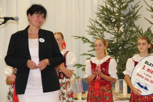 Ivica Súkeníková počas preberania ocenenia.

