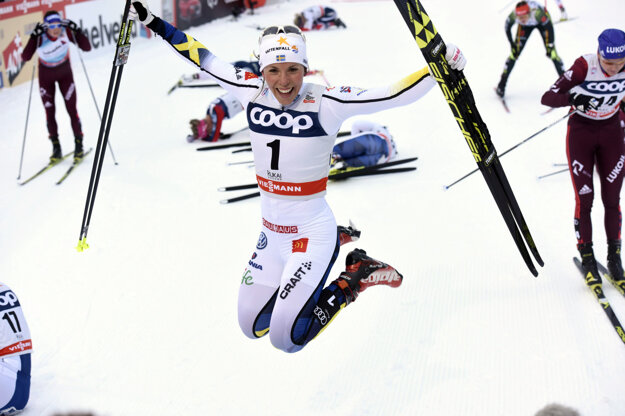 Charlotte Kallová oslavuje svoj triumf.