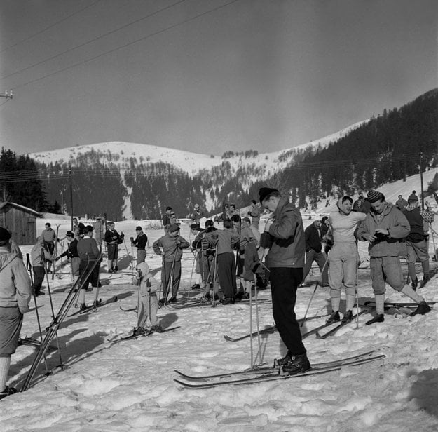 Na snímke z 9. marca 1960 Donovaly, stredisko lyžiarskych športov a turistiky. 