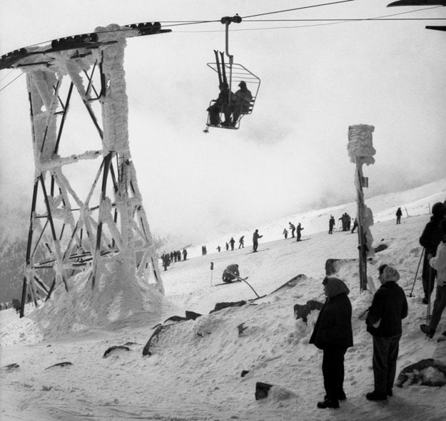 Na archívnej snímke z 5. apríla 1961 jar v Nízkych Tatrách.