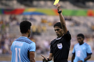 Rozhodca Fahad Al Mirdasi.