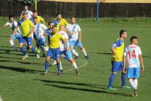Zo zápasu FK Iskra Hnúšťa – FK Jesenské.