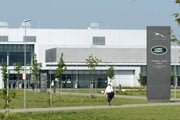 Spoločnosť Jaguar Land Rover Slovakia obnovila od pondelka 18. mája 2020 výrobu vo všetkých svojich prevádzkach v nitrianskom závode. 