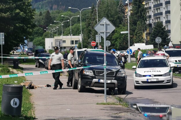 Policajti na mieste činu.