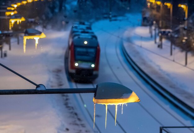 Cencúľe na lampách v nemeckom Dortmunde.