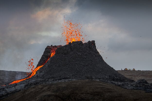 Erupcia sopky na polostrove Reykjanes.