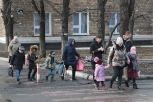 Separatisti evakuujú ľudí z Donecka a Luhanska do Ruska.