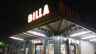 Supermarkety v Rakúsku údajne zavádzajú pri zľavových akciách