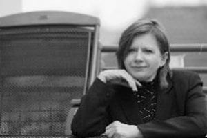 Zuzana Kronerová (1952) - dcéra významného slovenského herca Jozefa Kronera, vyštudovala herectvo na VŠMU v Bratislave. V roku 1974 nastúpila do Divadla pre deti a mládež v Trnave, neskôr pôsobila na bratislavskej Novej Scéne a v SND. Od založenia Divadla