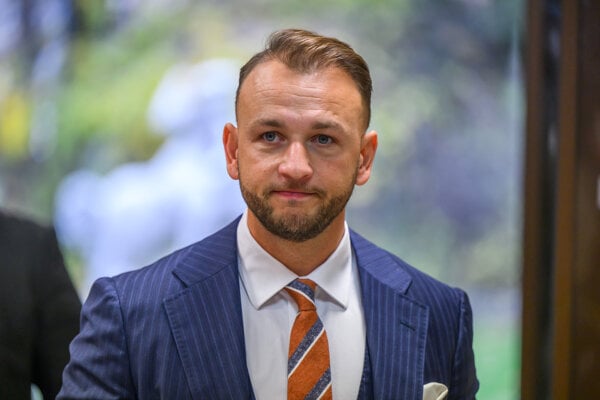 Matúš Šutaj Eštok.