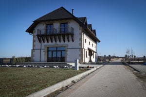 PPA dala 600-tisíc na lesnú cestu. Nevedie do lesa, ale do Fafokanu z penziónovej kauzy