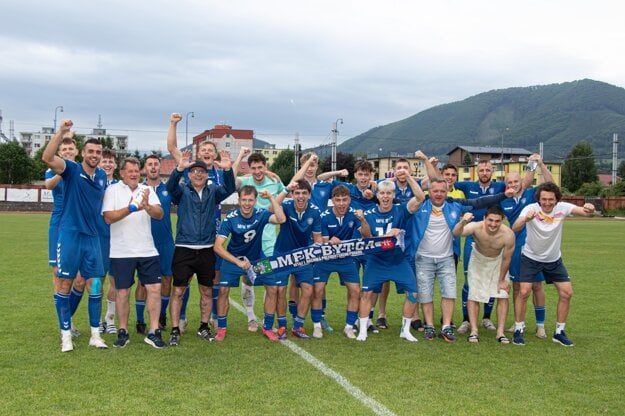 Bytča sa stala majstrom IV. ligy až v poslednom kole, keď vyhrala v Kysuckom Novom Meste 1:0. (zdroj: Robo Michalec)