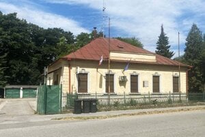 Policajné oddelenie vo Veľkej Ide. 