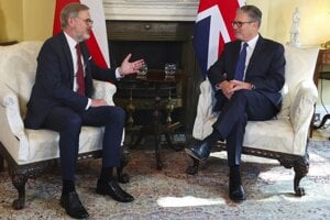 Predseda českej vlády Petr Fiala a Keir Starmerom rokujú v sídle britského premiéra na Downing Street 10.