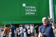 Fanúšikovia pred Futbal Tatran Arénou v Prešove.