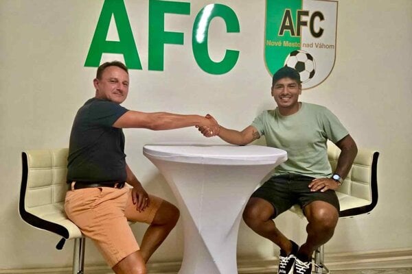 Aldo Baéz (vpravo) bude hrať za AFC Nové Mesto nad Váhom. 