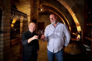 Vladimír Mrva (vľavo) a Peter Stanko z Víno Mrva & Stanko.