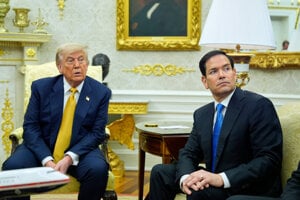 Americký minister zahraničných vecí Marco Rubio a prezident Donald Trump.