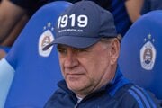 Na snímke tréner Slovana Vladimír Weiss st. počas prípravného zápasu medzi ŠK Slovan Bratislava - FC Midtjylland.