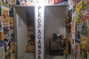 V Múzeu studenej vojny je aj zbierka plagátov z dobovej  propagandy.