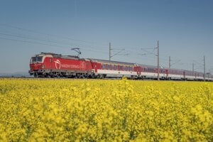 Vlaky na Záhorí budú jazdiť 200 kilometrovou rýchlosťou.