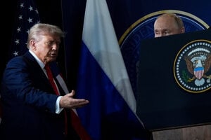 Putin Trump samit: Trump je podľa médií ochotný podporiť územné ústupky v prospech Ruska, aby zastavilo boje