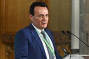 K najlepšie plateným šéfom v Británii patrí Pascal Soriot, generálny riaditeľ farmaceutického gigantu AstraZeneca.