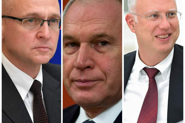 Muži blízki Putinovi - Sergej Kirijenko, Juri Kovalčuk a Kirill Dmitriev.
