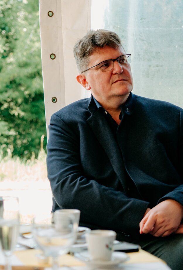 Slávnostného uvedenia novej MR do prevádzky sa zúčastnil aj prof. MUDr. Kamil Zeleňák PhD. FCIRSE