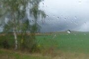 Hlásia ochladenie a dážď.