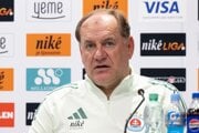 Vladimír Weiss st. počas tlačovej konferencie.
