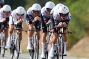 Cyklisti tímu UAE Team Emirates