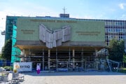 Rekonštrukcia vstupného areálu budovy Filozofickej fakulty s Fakultou humanitných a prírodných vied Prešovskej univerzity.