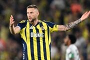Slovenský futbalista v dree Fenerbahce Istanbul Milan Škriniar.