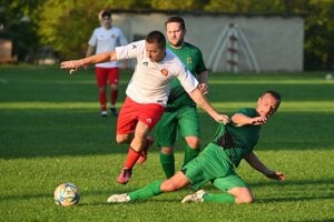 Záber zo stretnutia Strekov - Obid 1:4.