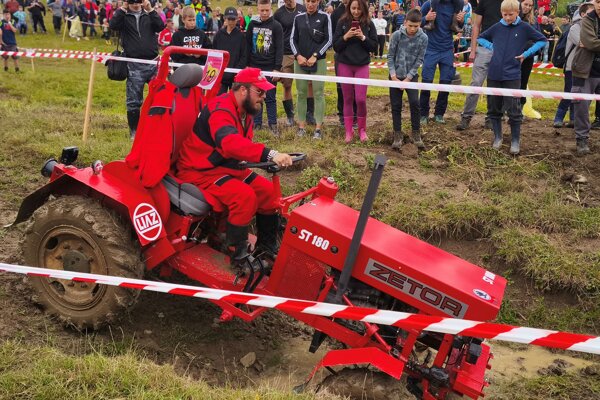 Poradili si aj s blatom.