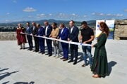 Amfiteáter rekonštruovali počas plnej prevádzky hradu.