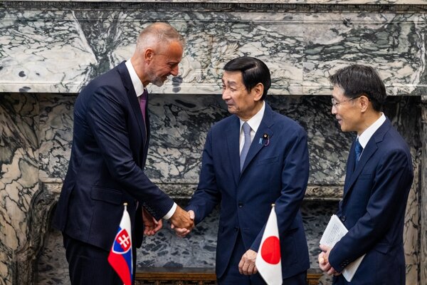 Richard Raši sa v Japonsku stretol s tamojším predsedom snemovne radcov Masakazuom Sekigučim.