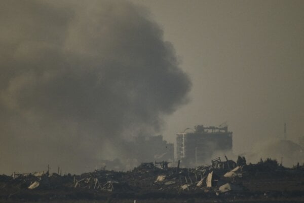 Explózie v Gaza City.