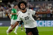 Serge Gnabry sa raduje z gólu počas zápasu A-skupiny európskej kvalifikácie MS 2026 vo futbale Nemecko - Severné Írsko.
