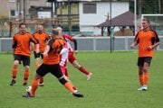 Oravský Podzámok (v oranžových dresoch) vyhral úvodné dva zápasy sezóny a vedie tabuľku.