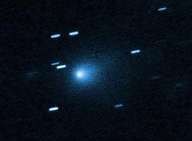 Medzihviezdna kométa 3I/ATLAS. (zdroj: NASA, ESA, D. Jewitt (UCLA), J. DePasquale (STScI))