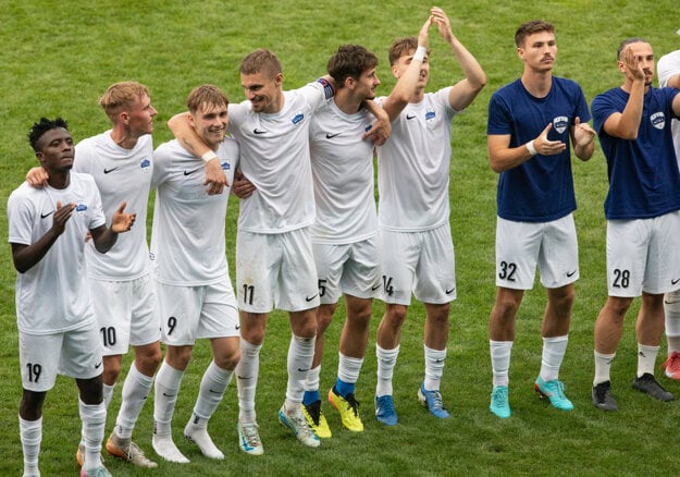 FC Nitra je po siedmich kolách štvrtej ligy o štyri body druhý za stopercentným Bolerázom. (zdroj: Max Šišovský)