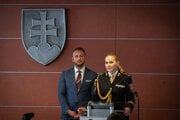 Dočasná šéfka polície Jana Maškarová a minister vnútra Matúš Šutaj Eštok.