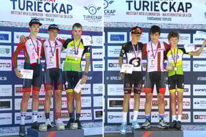 V červeno-bielych dresoch na stupňoch víťazov (zľava) Dominik Ďuran, Oliver Krumpál a Šimon Tkáč. 