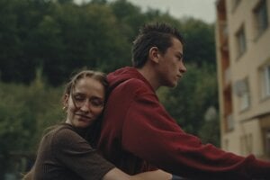 Eva Mores a Michal Záchenský vo filme Hore je nebo, v doline som ja.